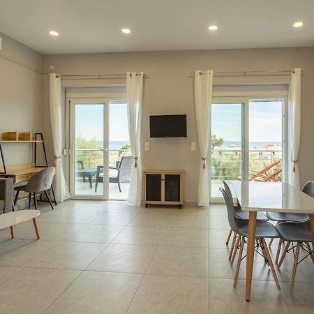 Blue Waves Luxury Suites By The Sea Πλωμάρι Εξωτερικό φωτογραφία