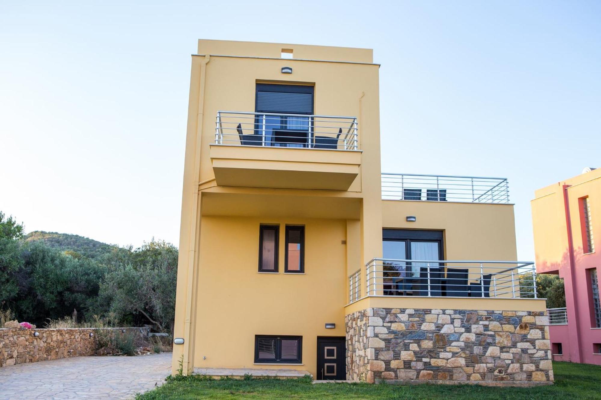 Blue Waves Luxury Suites By The Sea Πλωμάρι Εξωτερικό φωτογραφία