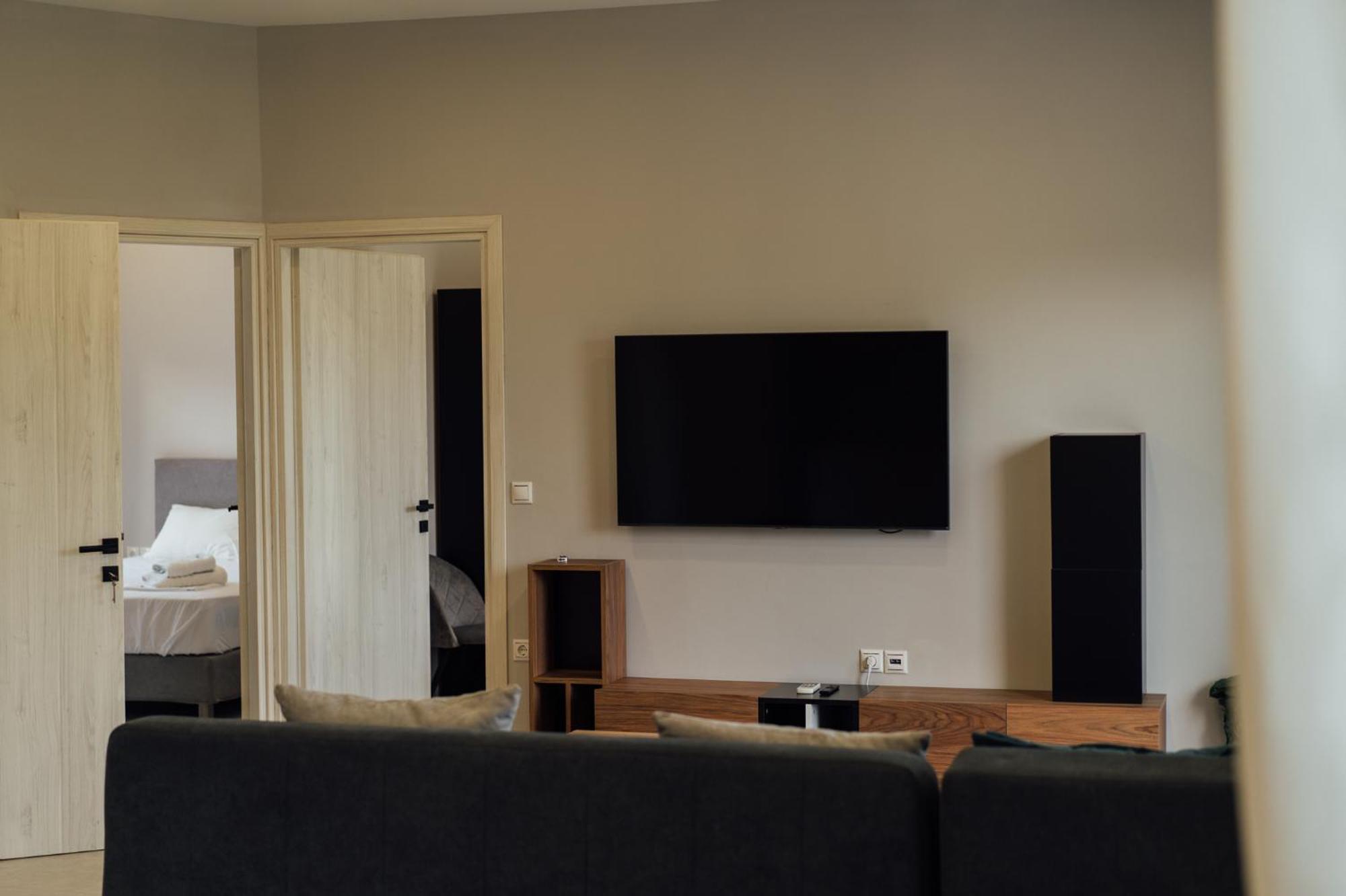 Blue Waves Luxury Suites By The Sea Πλωμάρι Εξωτερικό φωτογραφία