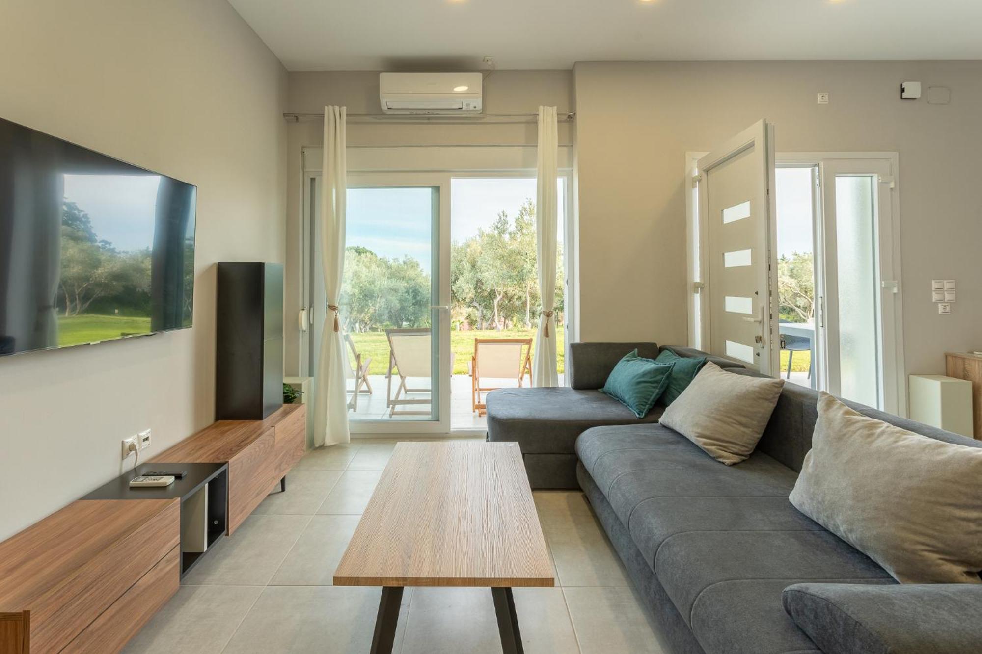Blue Waves Luxury Suites By The Sea Πλωμάρι Εξωτερικό φωτογραφία