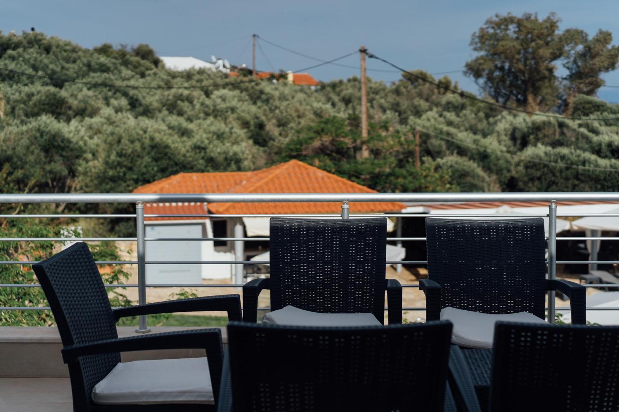 Blue Waves Luxury Suites By The Sea Πλωμάρι Εξωτερικό φωτογραφία