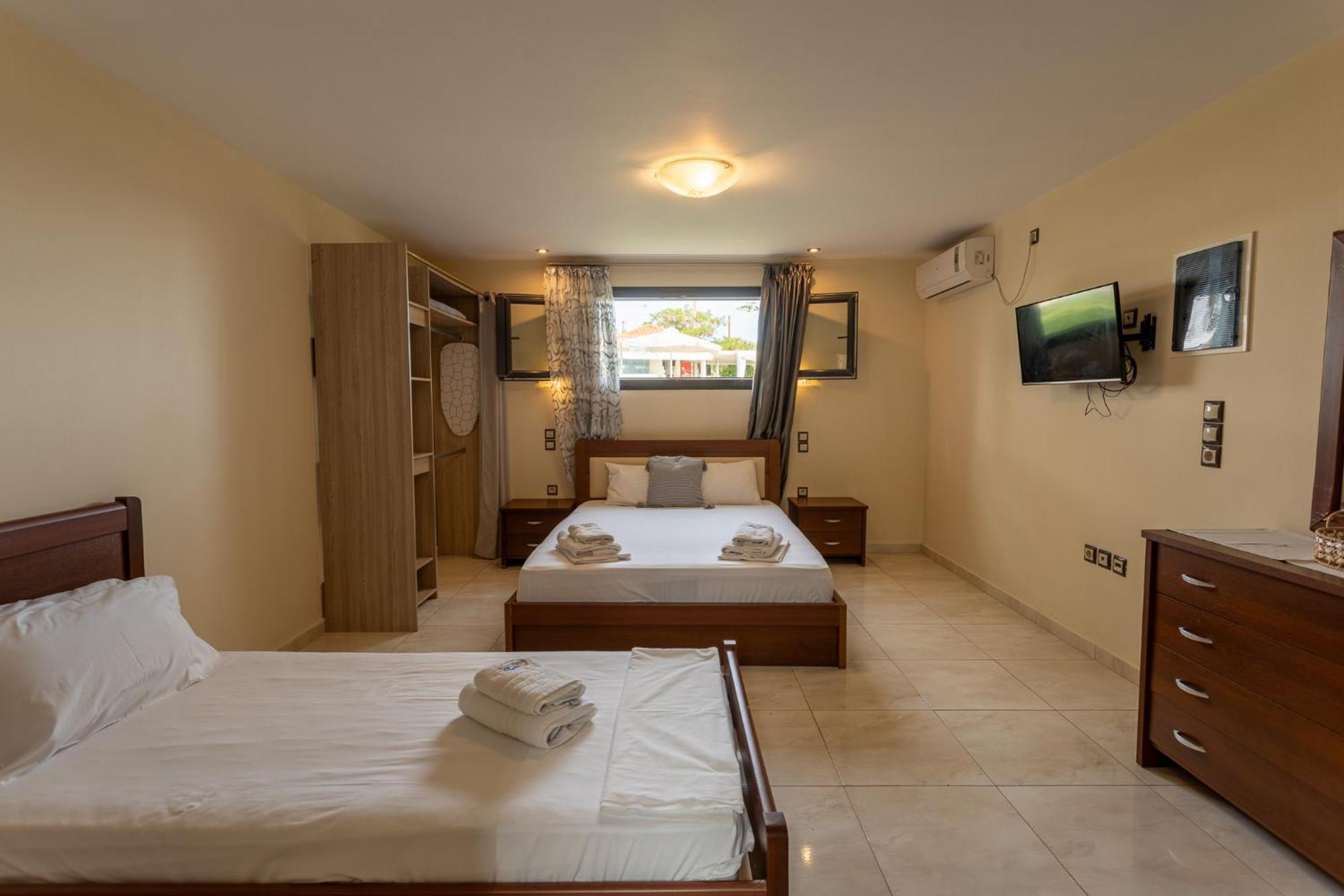 Blue Waves Luxury Suites By The Sea Πλωμάρι Εξωτερικό φωτογραφία