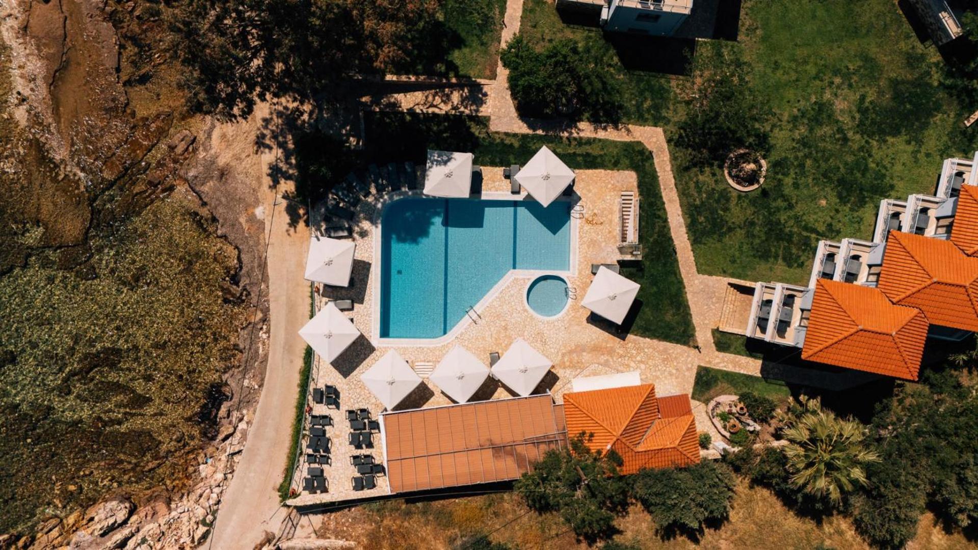 Blue Waves Luxury Suites By The Sea Πλωμάρι Εξωτερικό φωτογραφία