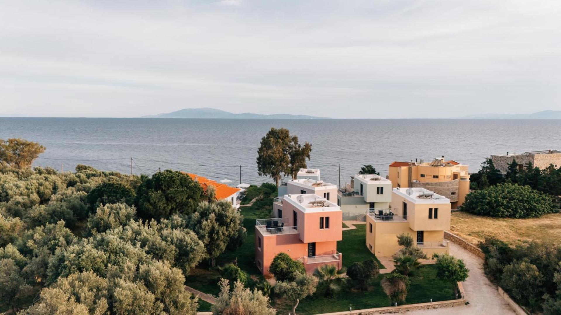 Blue Waves Luxury Suites By The Sea Πλωμάρι Εξωτερικό φωτογραφία