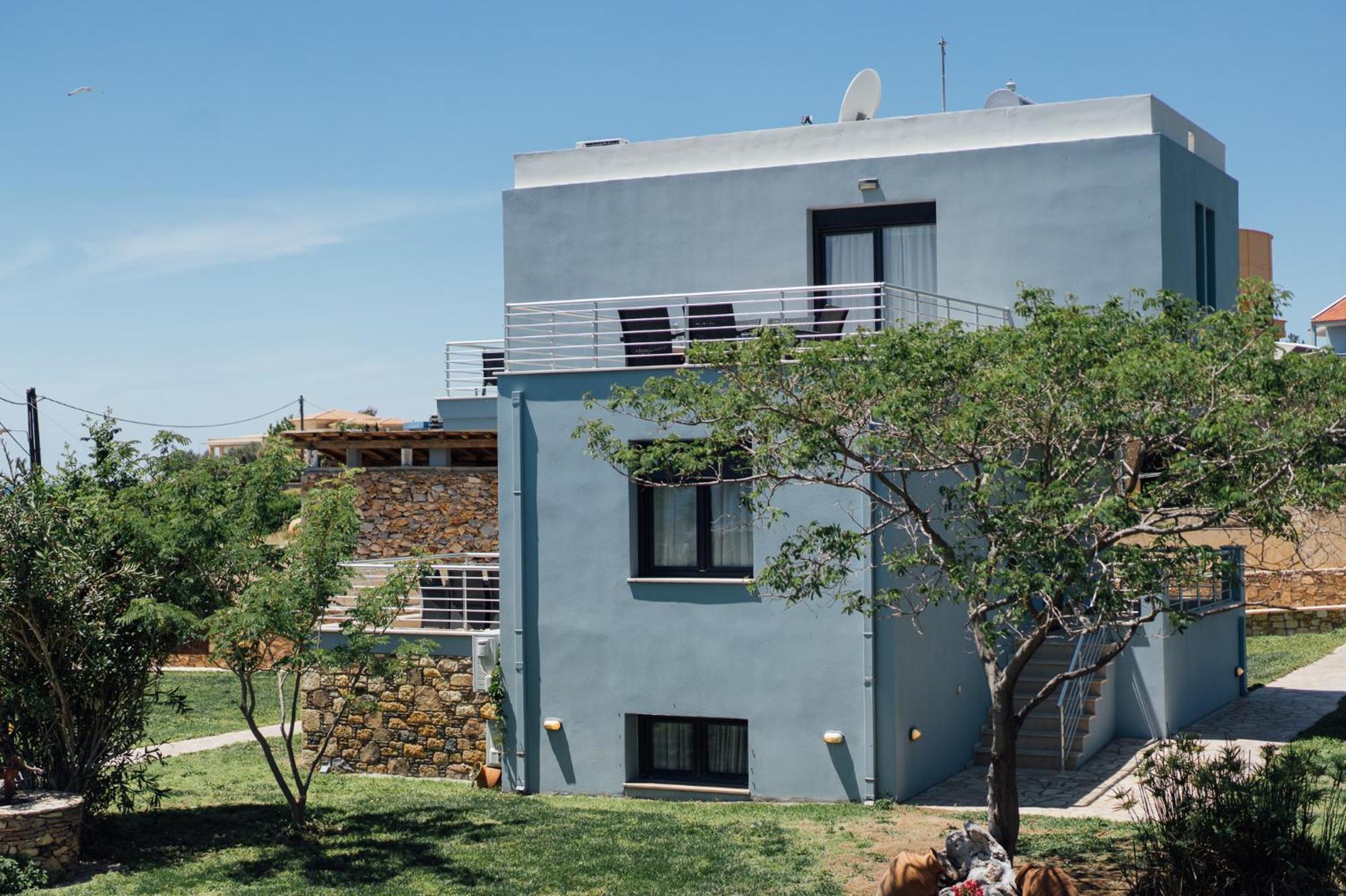 Blue Waves Luxury Suites By The Sea Πλωμάρι Εξωτερικό φωτογραφία